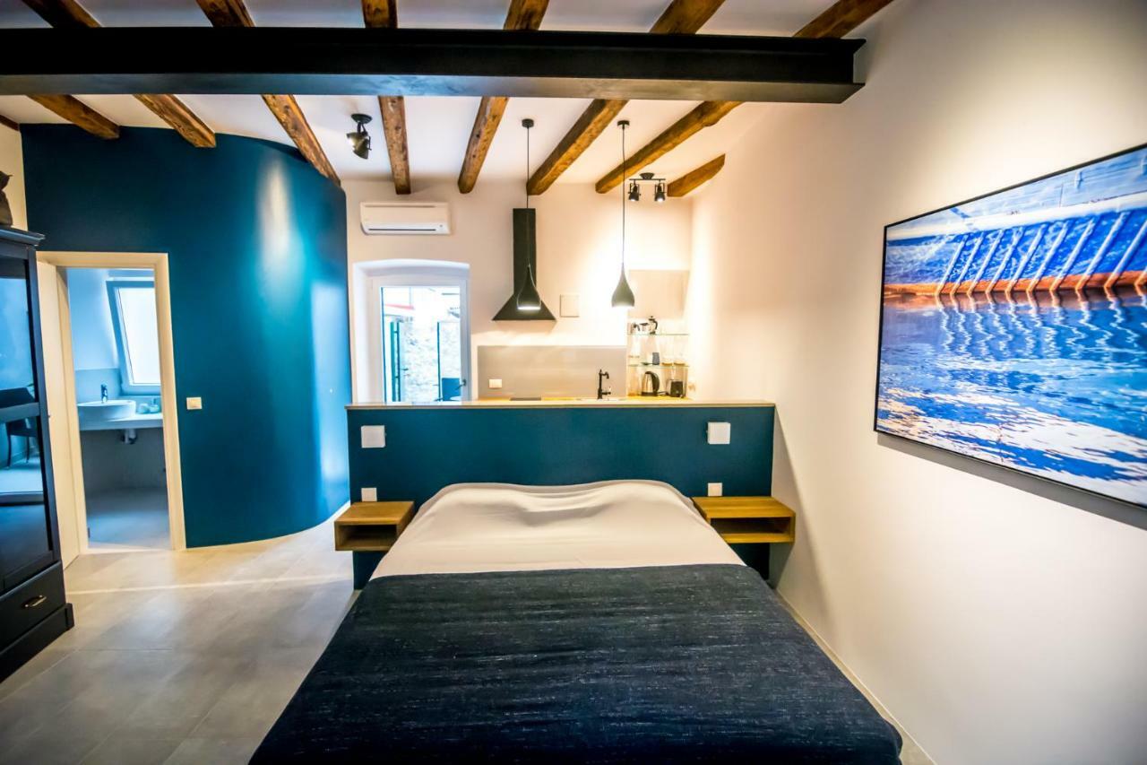 Studio Bluestone Rovinj Exterior photo